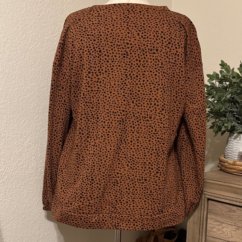 LIVI Brown Leopard Print Top - Picture 3 of 4